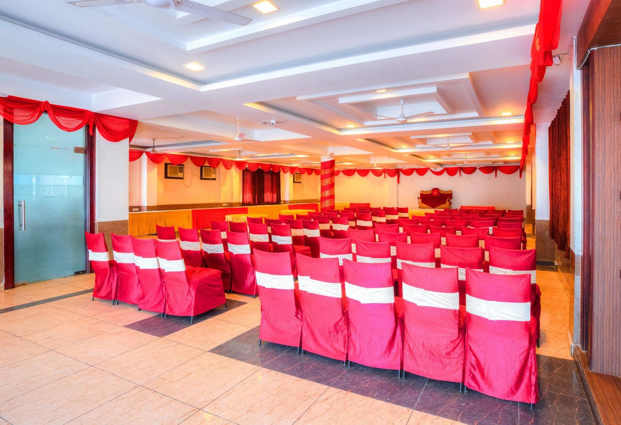 Treebo Shivam Inn Near Singapore Mall Lucknow Bagian luar foto